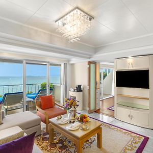 Suite "Koninklijk" met een Slaapkamer en een King Size Bed in de Vleugel